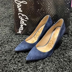 SAM EDELMAN Hazel Navy Suede Pumps